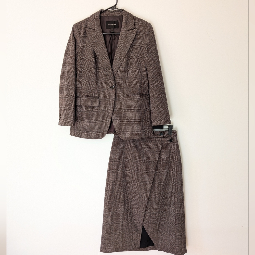 Banana Republic Brown Houndstooth Blazer and Skirt Set